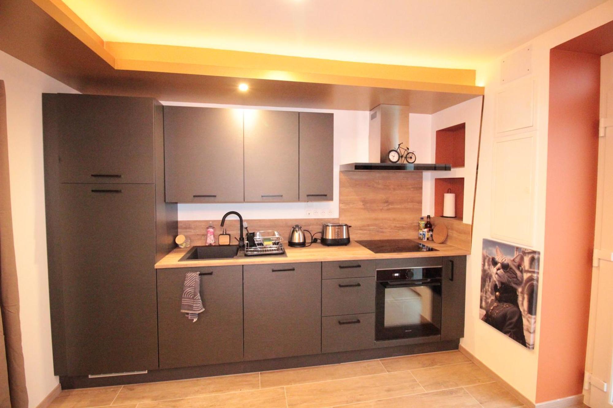 Luxury Studio, Rez De Chaussee, Parking Prive Video Surveillance, Canape Haute Qualite Convertible Couchage 2 Personnes, Centre Ville Proche, Restaurant, Boulangerie 2 Minutes A Pied, Terrasse - 800Metre Carre De Terrain - Gere Par Presta-Zen'Service Verdun-sur-Meuse Dış mekan fotoğraf
